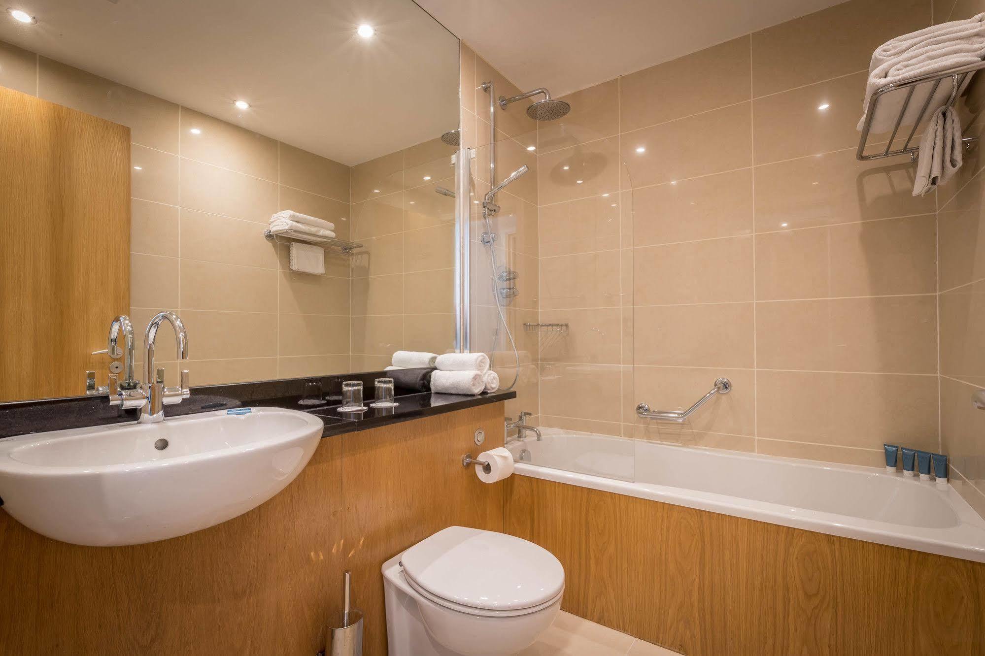 Talbot Suites At Stonebridge 韦克斯福德 外观 照片